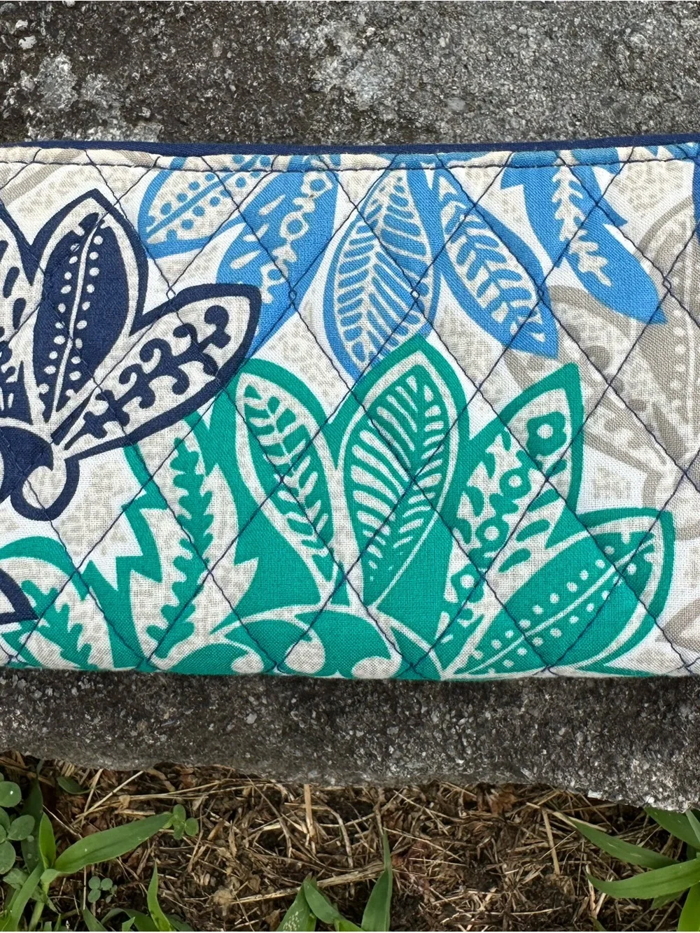 Vera Bradley Retired Santiago Wallet